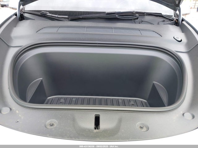 2025 TESLA MODEL Y 7SAYGDEE5SA350884 Photo 9