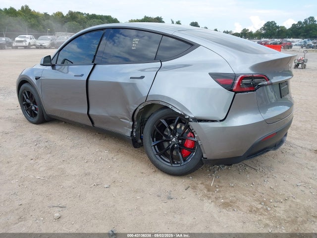 2025 TESLA MODEL Y 7SAYGDEE5SA350884 Photo 2