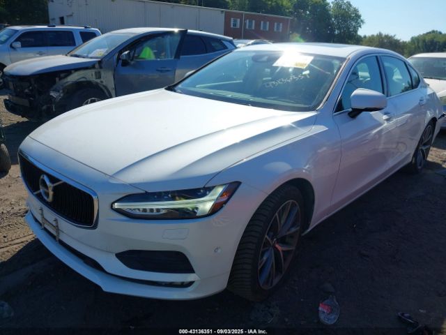 2018 VOLVO S90 LVY982MK7JP028774 Photo 1