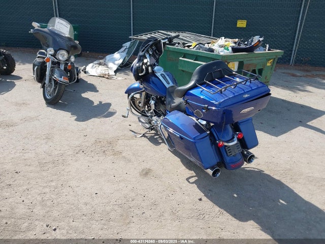 1HD1KRC12HB671241 Harley-Davidson Street Glide Special