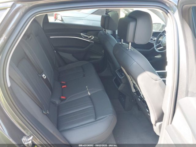 2022 AUDI E-TRON SPORTBACK WA11AAGE2NB022936 Photo 7