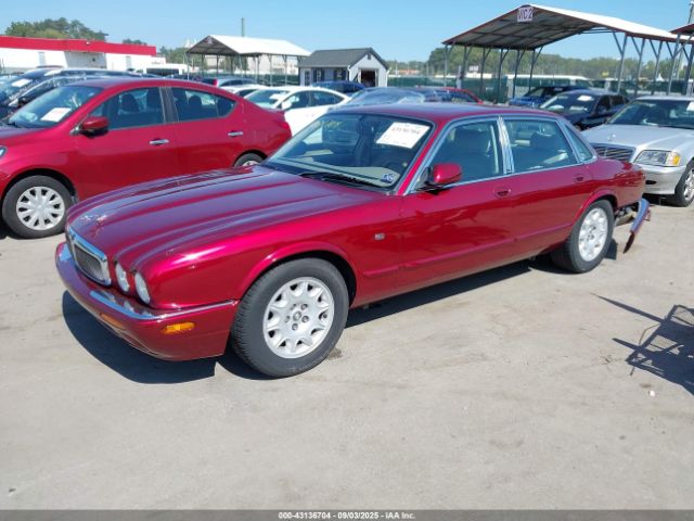 1998 JAGUAR XJ8 SAJHX124XWC812886 Photo 1