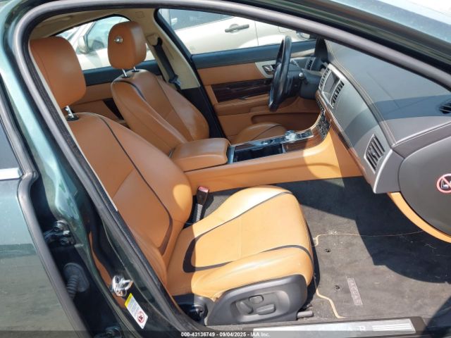 2012 JAGUAR XF SAJWA0HB2CLS22766 Photo 4