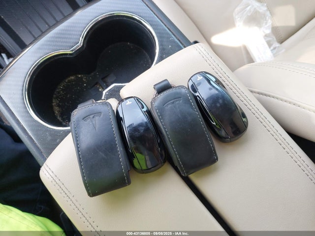 2015 TESLA MODEL S 5YJSA1H25FFP70481 Photo 10