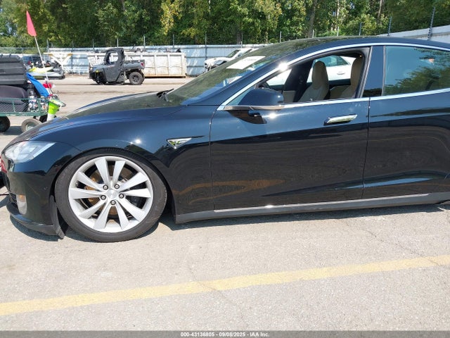 2015 TESLA MODEL S 5YJSA1H25FFP70481 Photo 5
