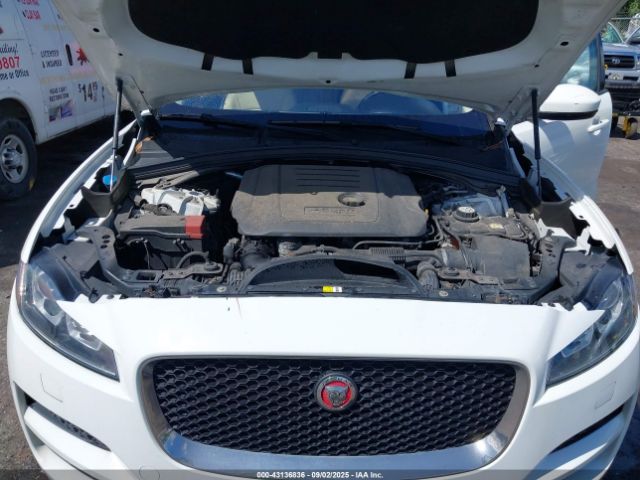 2017 JAGUAR F-PACE SADCJ2BN5HA094708 Photo 9