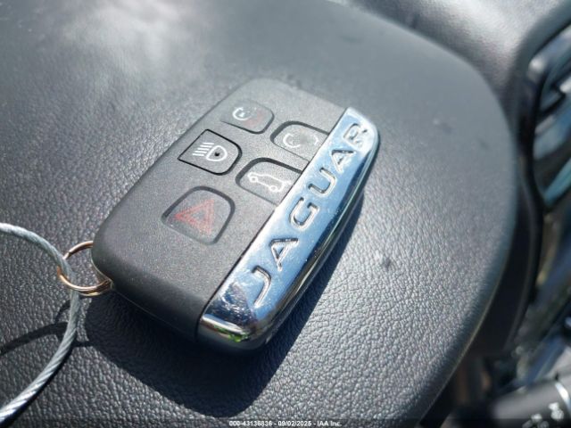 2017 JAGUAR F-PACE SADCJ2BN5HA094708 Photo 10