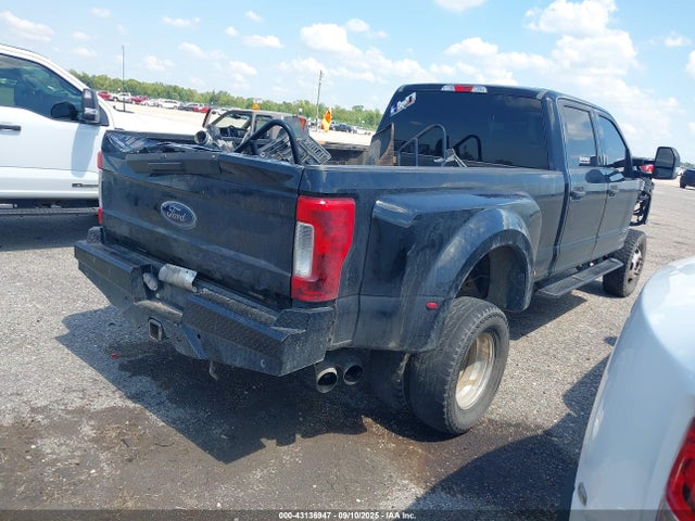 Ford 2017 2017 1FT8W3DT2HEB40072 Image 4