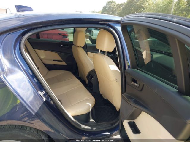 2017 JAGUAR XE SAJAR4BG1HA975433 Photo 7