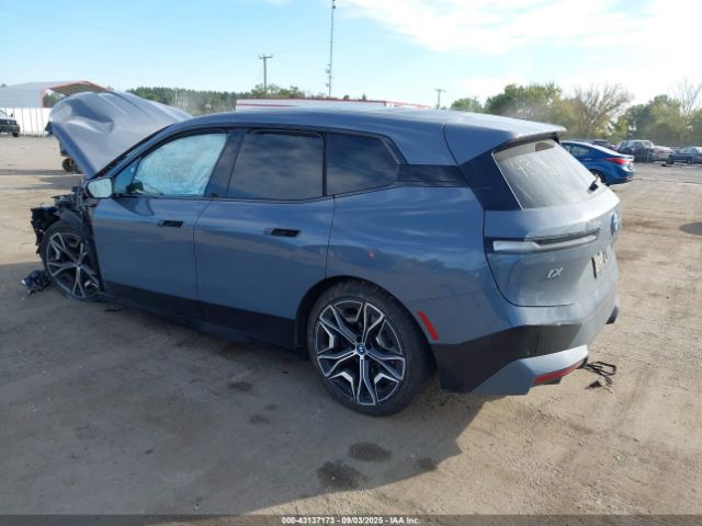 2024 BMW IX WB523CF09RCN25669 Photo 2