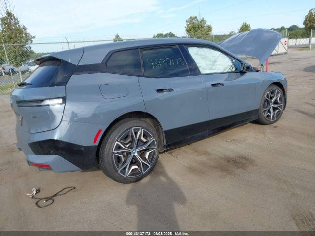2024 BMW IX WB523CF09RCN25669 Photo 3
