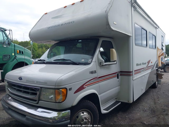 43137215 :رقم المزاد ، 1FDXE45S72HA18688 vin ، 2002 Ford E-450 Cutaway مزاد بيع