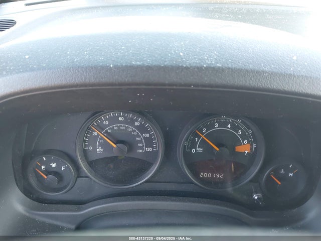 1C4NJPBA0ED777408 Jeep 2014