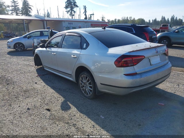 2018 VOLKSWAGEN PASSAT 1VWJM7A36JC050327 Photo 2