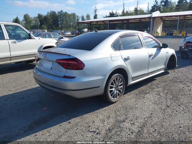 2018 VOLKSWAGEN PASSAT 1VWJM7A36JC050327 Photo 3