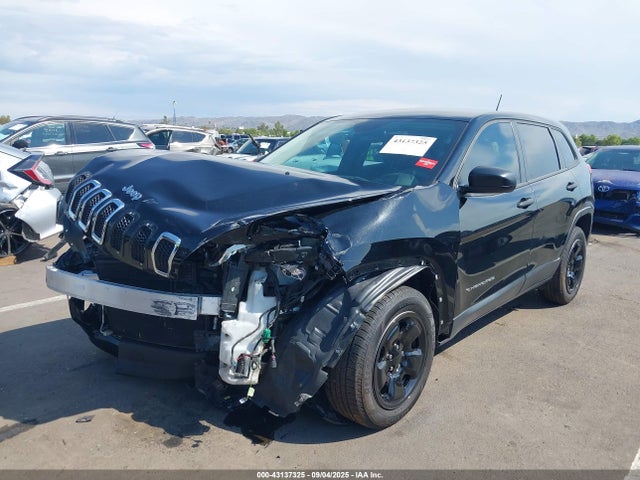 1C4PJLAB3HW535586 Jeep Cherokee