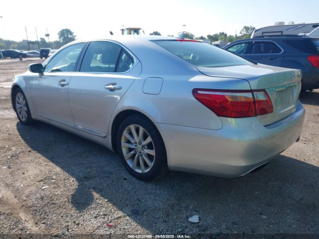 2011 LEXUS LS 460 JTHCL5EF0B5011440 Photo 2