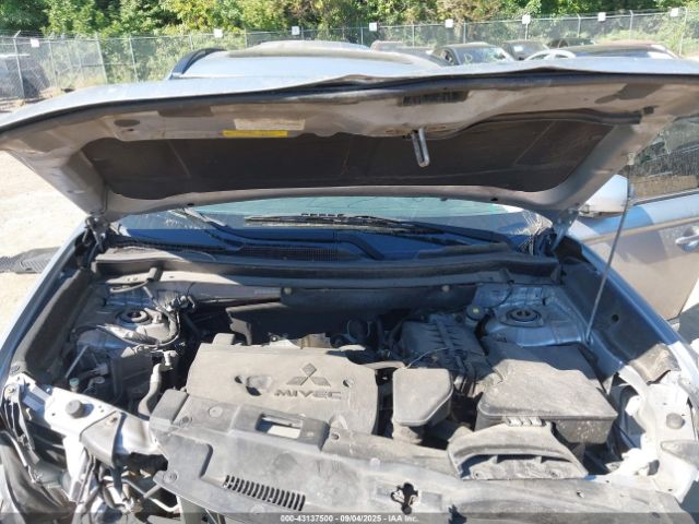 2016 MITSUBISHI OUTLANDER JA4AZ3A37GZ010187 Photo 9