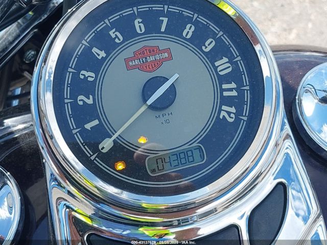 2011 HARLEY-DAVIDSON FLSTC 1HD1BW511BB046428 Photo 6