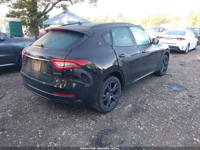 2019 MASERATI LEVANTE ZN661XUA2KX335143 Photo 3