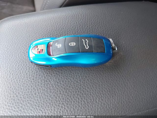 2018 PORSCHE MACAN WP1AB2A56JLB34210 Photo 10