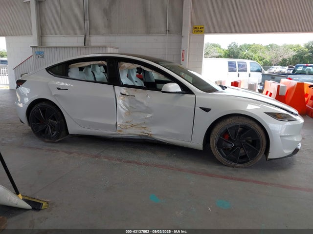 5YJ3E1ET8SF061365 Tesla MODEL 3