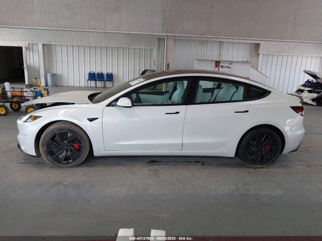 5YJ3E1ET8SF061365 Tesla MODEL 3