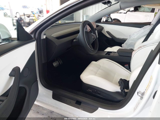 2025 TESLA MODEL 3 5YJ3E1ET8SF061365 Photo 4