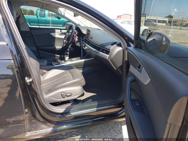 2017 AUDI A4 WAUGNAF40HN022110 Photo 4