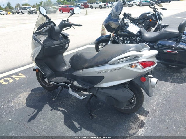 MLCCH41A8E1600953 Suzuki H405-
