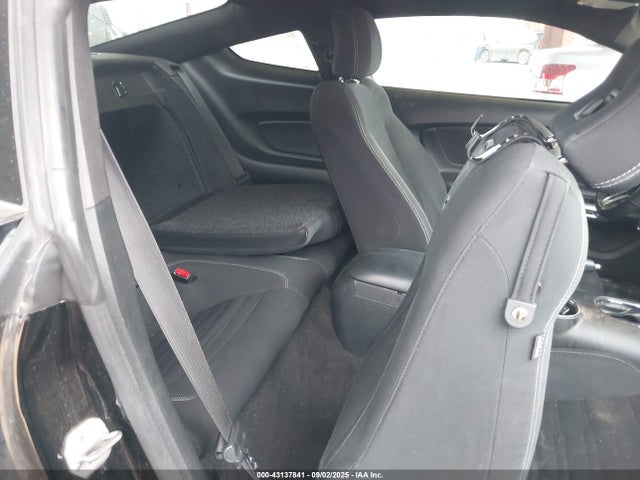Ford 2.3l 4v premium fuel 2017 1FA6P8TH1H5330837 Image 8