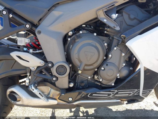 2025 TRIUMPH MOTORCYCLE DAYTONA SMTL23UF2STBW5626 Photo 7