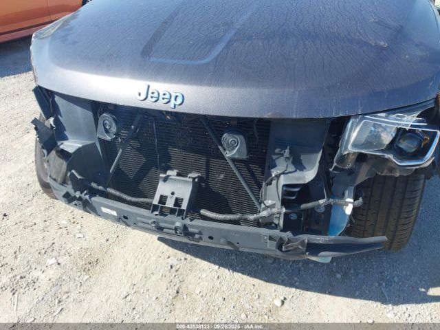 2017 JEEP GRAND CHEROKEE 1C4RJFBG4HC864142 Photo 5