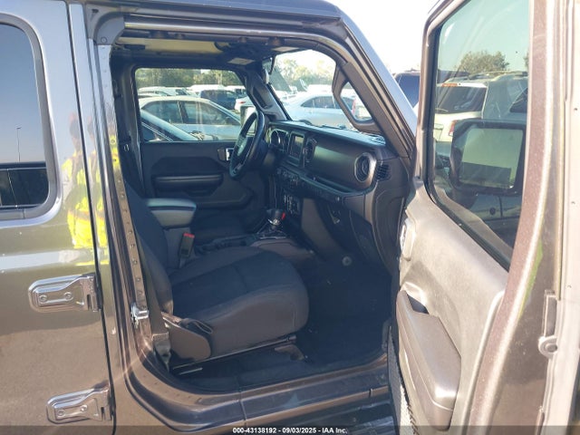 1C4HJXDN2JW207793 Jeep Wrangler