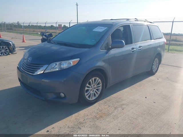 Toyota 2gr-fks 2017 5TDYZ3DC4HS820282 Image 2