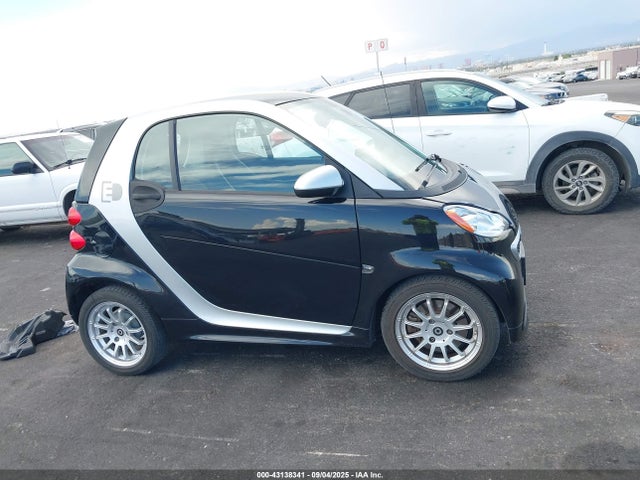 Smart FORTWO ELECTRIC DRIVE 2014 WMEEJ9AA7EK733075 Image 15