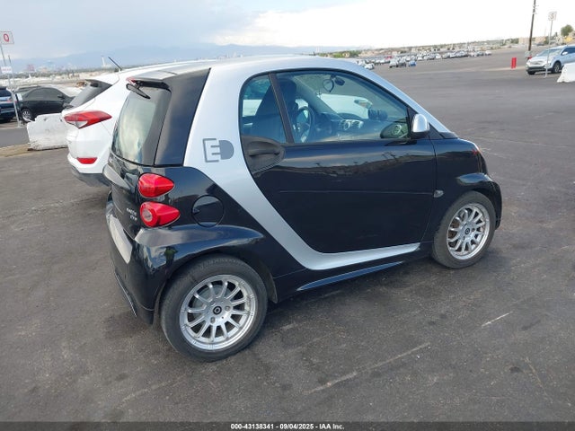 Smart FORTWO ELECTRIC DRIVE 2014 WMEEJ9AA7EK733075 Image 4