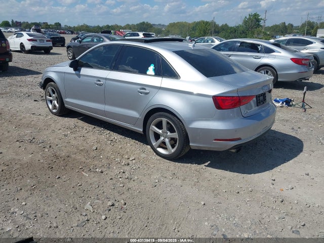 2016 AUDI A3 WAUB8GFF0G1021650 Photo 2