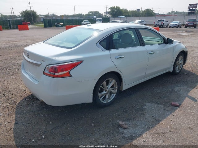 Nissan Altima 2015 1N4AL3AP2FN377004 Image 4