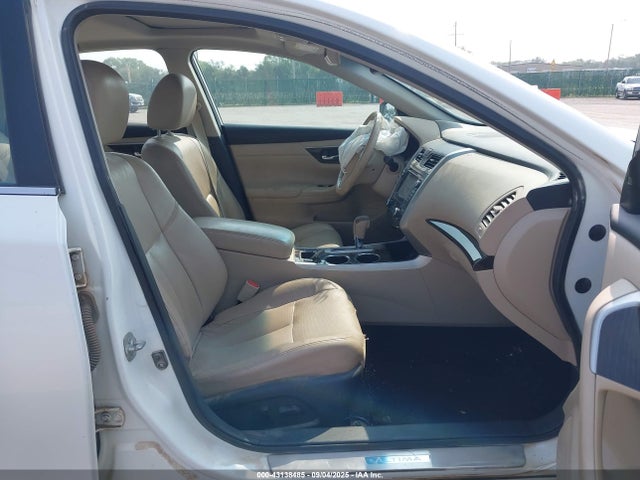 Nissan Altima 2015 1N4AL3AP2FN377004 Image 5