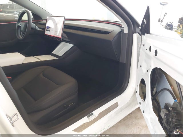 2025 TESLA MODEL 3 5YJ3E1EBXSF875007 Photo 4