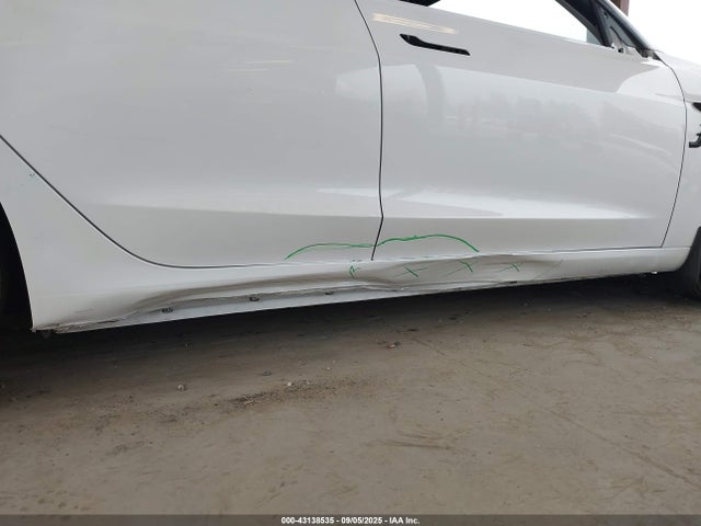 2025 TESLA MODEL 3 5YJ3E1EBXSF875007 Photo 5
