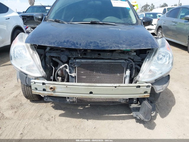 3N1CN7AP9GL817440 Nissan 2016