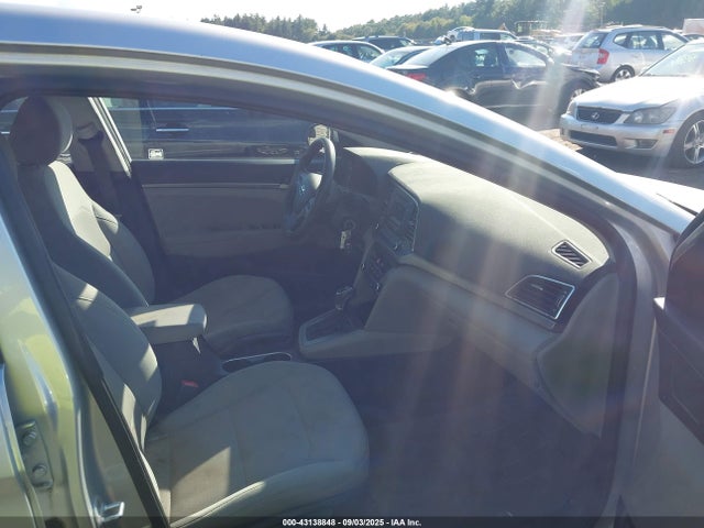 Hyundai 2017 2017 5NPD74LF4HH063590 Image 5