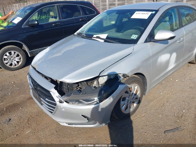 Hyundai 2017 2017 5NPD74LF4HH063590 Image 6