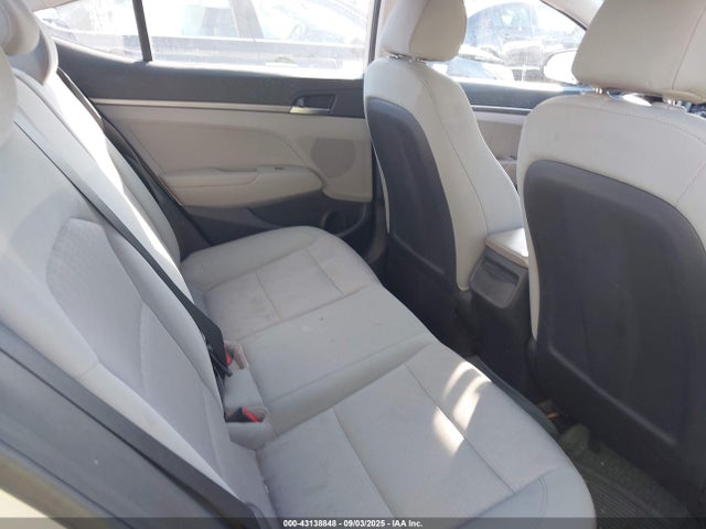 Hyundai 2017 2017 5NPD74LF4HH063590 Image 8