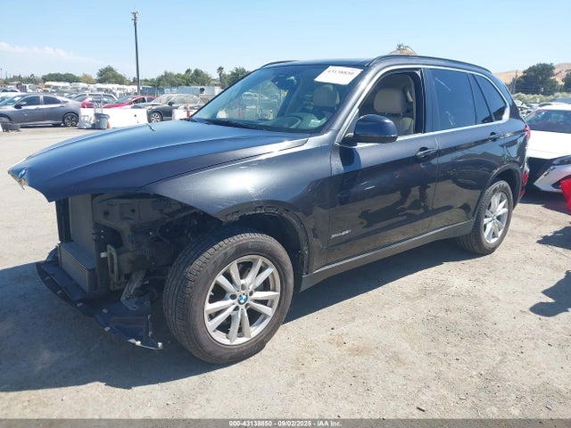 BMW X5 2015 5UXKR0C51F0P06214 Image 2