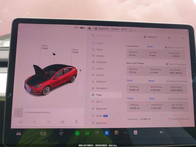 5YJ3E1EB5MF066954 Tesla 2021
