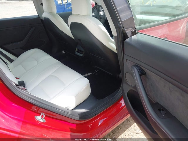 5YJ3E1EB5MF066954 Tesla 2021