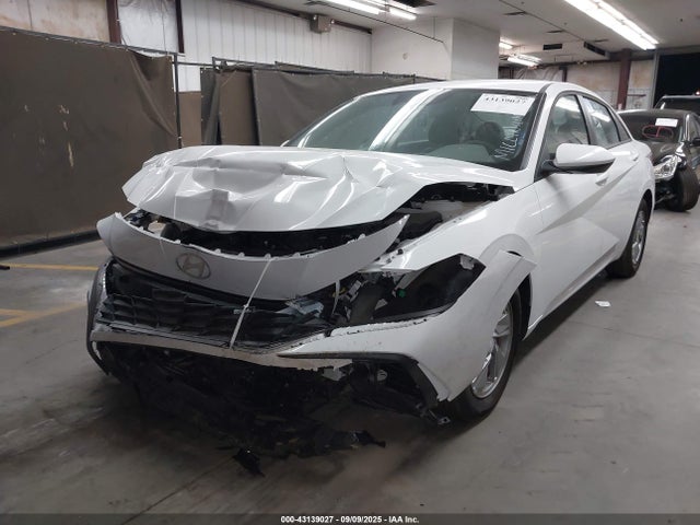 KMHLL4DG6SU054025 Hyundai ELANTRA SE